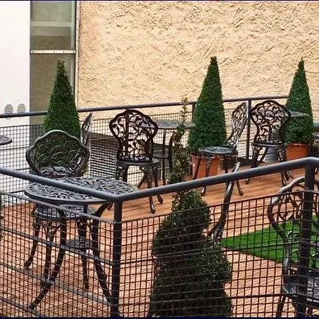 Hotelli Rivoli Jardin 4*